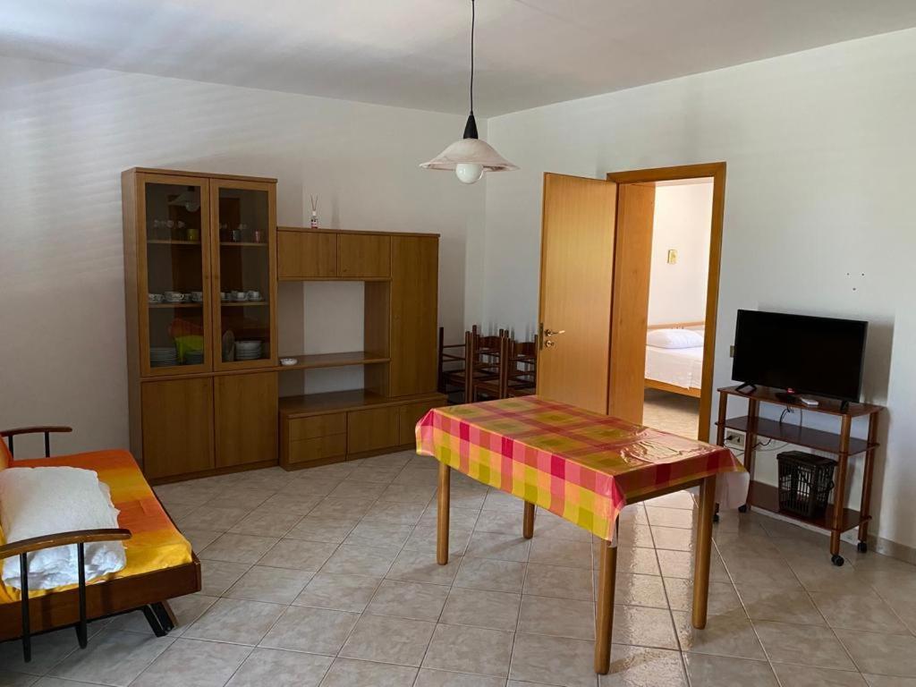Casa Vacanze Foce Varano Apartment Exterior photo